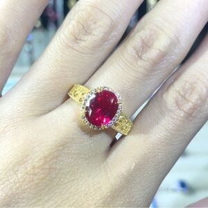 **💎 Exquisite 5ct Oval Lab-Grown Ruby & Gold Lace Ring 💎**